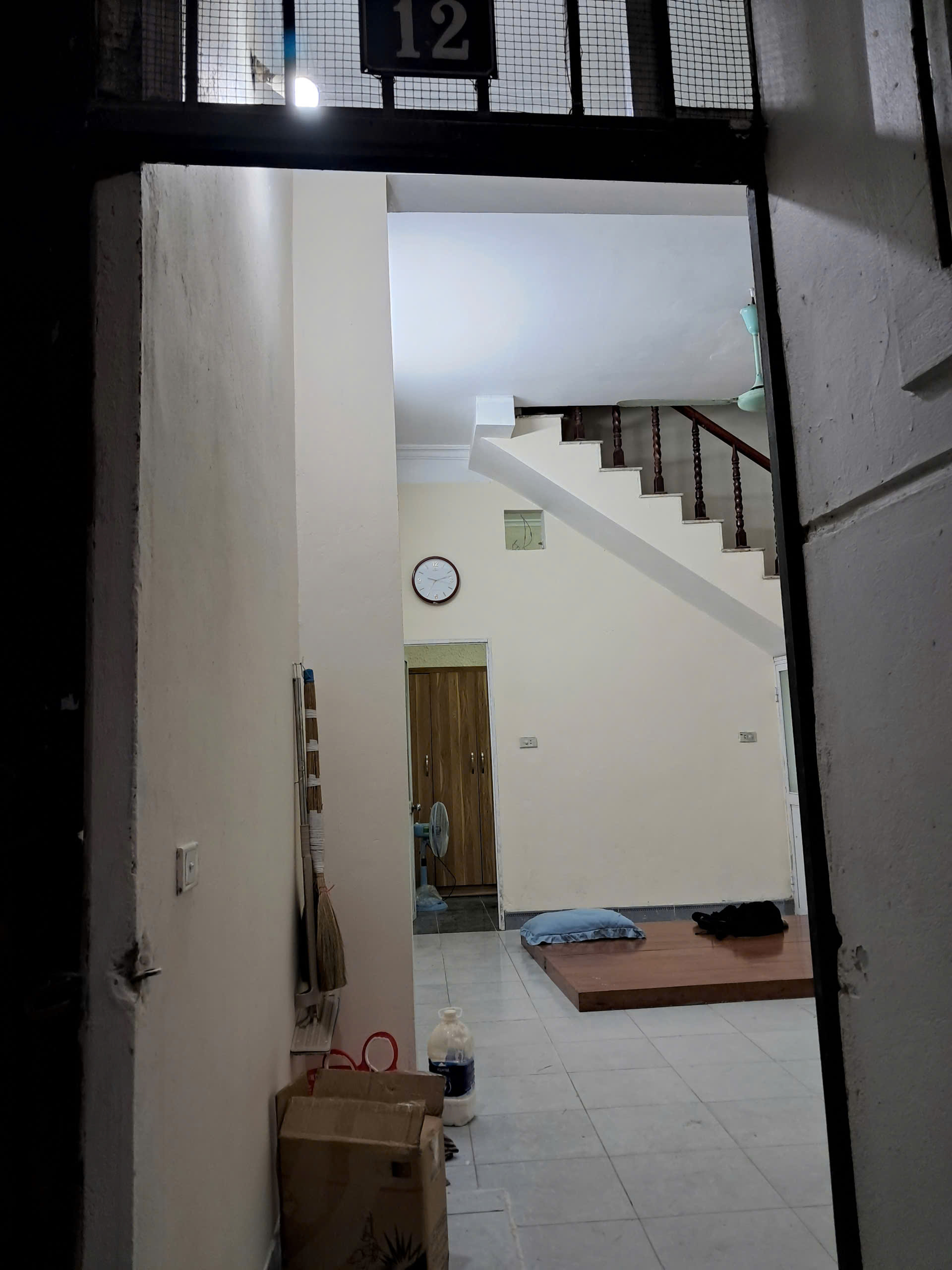 Cho thuê nhà nguyên căn ngõ 262 Nguyễn Trãi, 38m2 x 2.5 tầng, 2 ngủ, 8 Triệu KD onl ở gđ - Ảnh 3